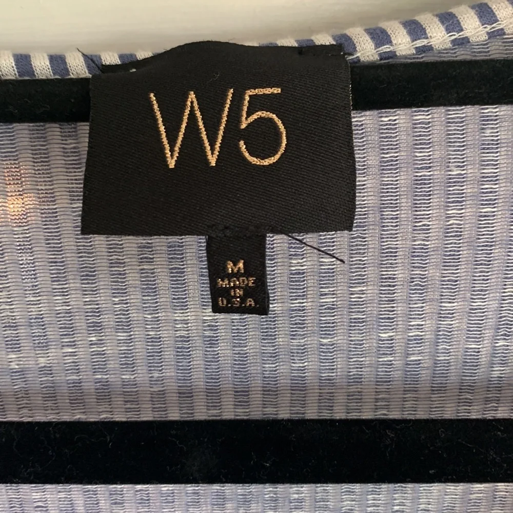 NWOT W5 Short Sleeve Top - Picture 4 of 5